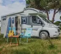 Réservation d'emplacement caravane/camping car XXL avec eau, électricité et accès fosse septique